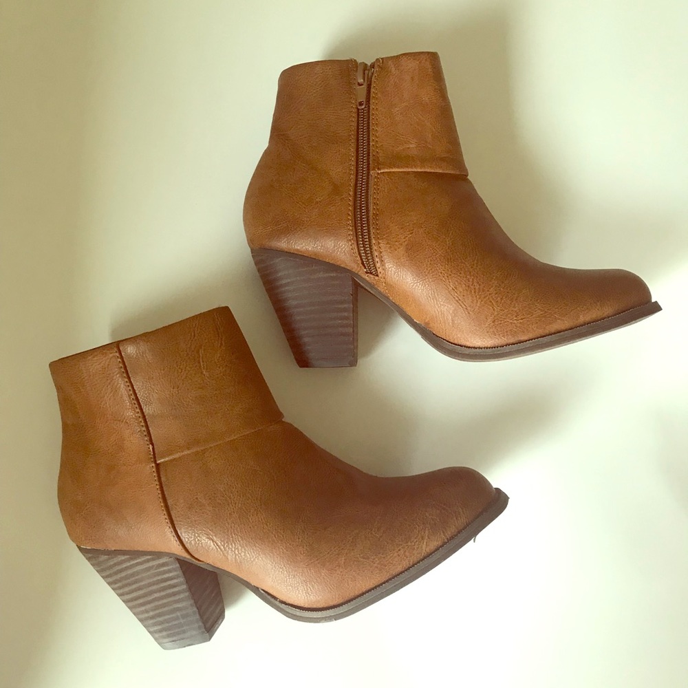 Heeled booties